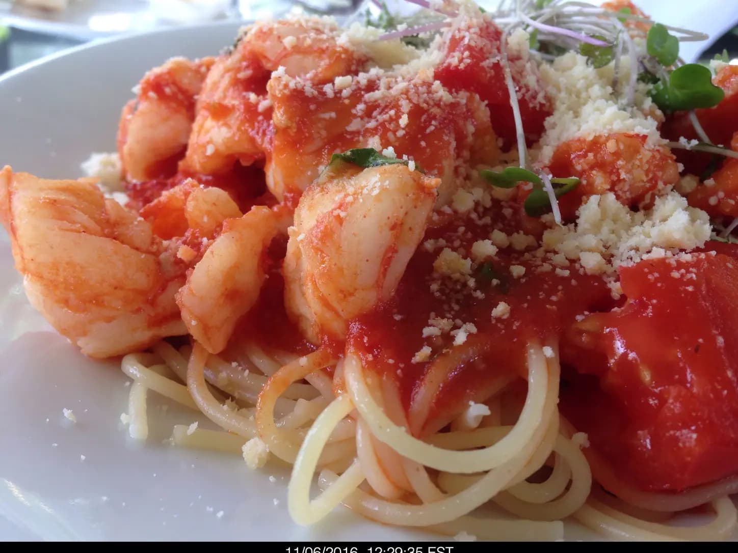 Conchiglione Recheado de Camarão ao Molho Picante: foto do prato pronto